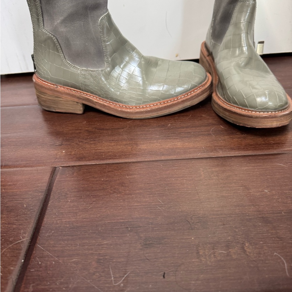 Free People Stylish Gray Croc-Embossed Women's Boots